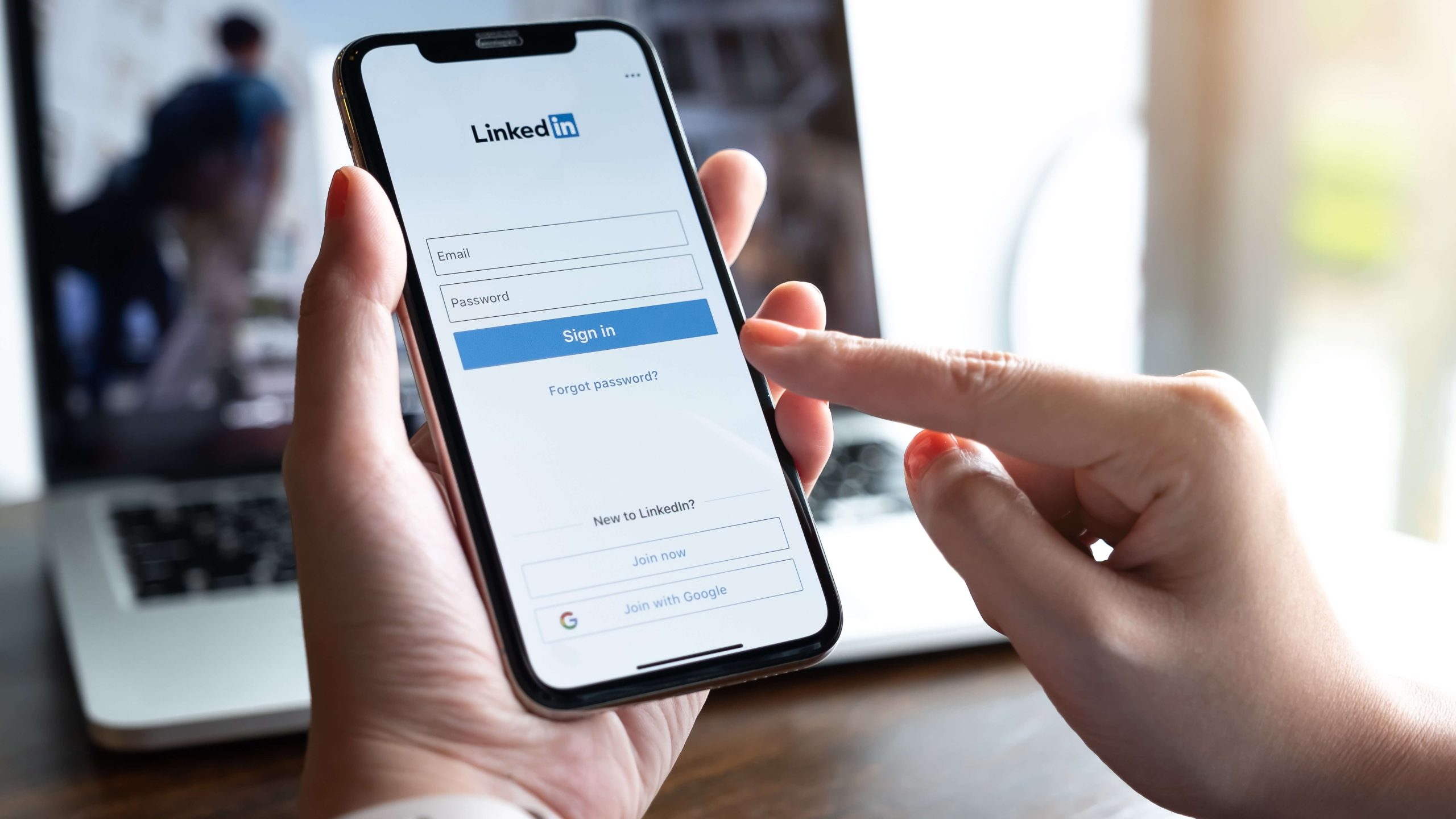 LinkedIn Profile Rental for Outreach Teams Looking to Scale Fast